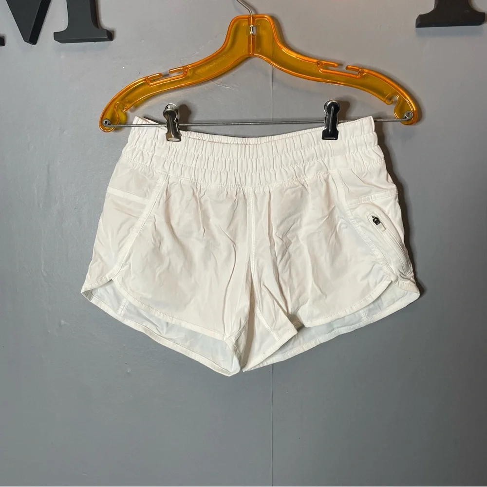 Lululemon white track that‎ shorts size 6